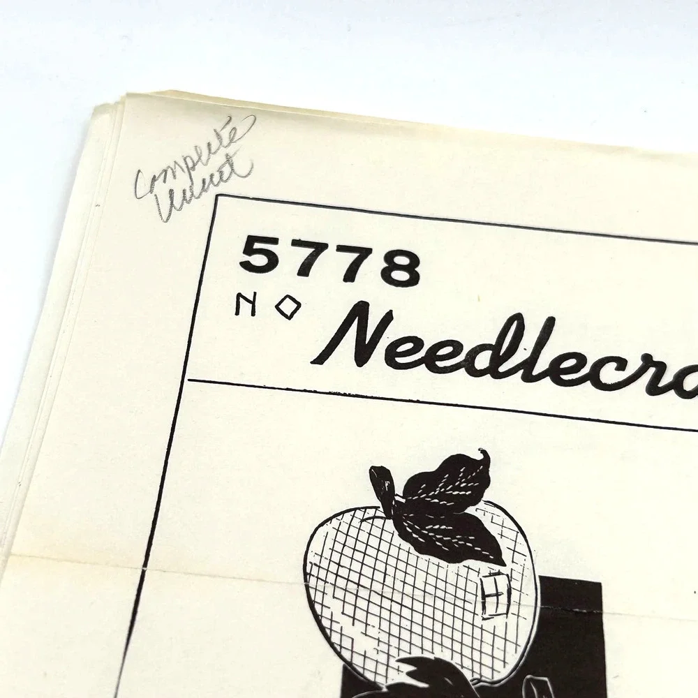 Vintage Needlecraft Corner Fruit Apple, Pear & Grapes Potholders Pattern‎ #5778